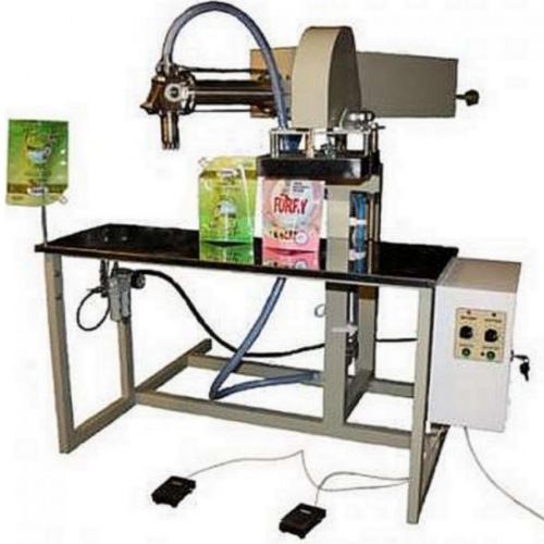 Unité de conditionnement semi-automatique de Doypack pour produits liquides et visqueux ICO01-ET