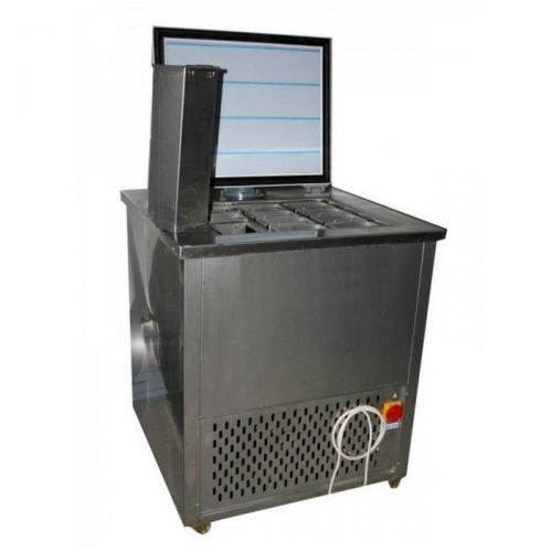 Machine de fabrication de blocs de glace